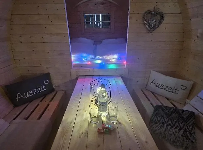Campo de lujo Schlaffass Mit Wellness In Alter Scheune